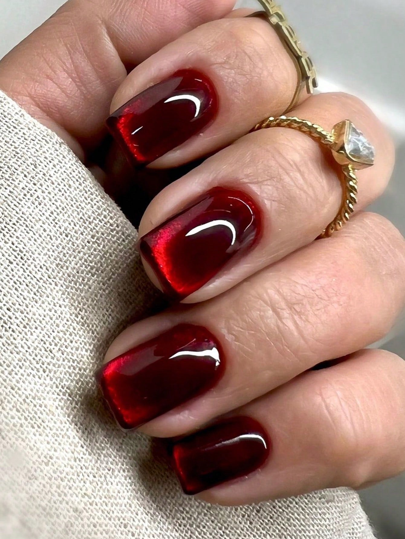 Crystal Red Medium Nail Set