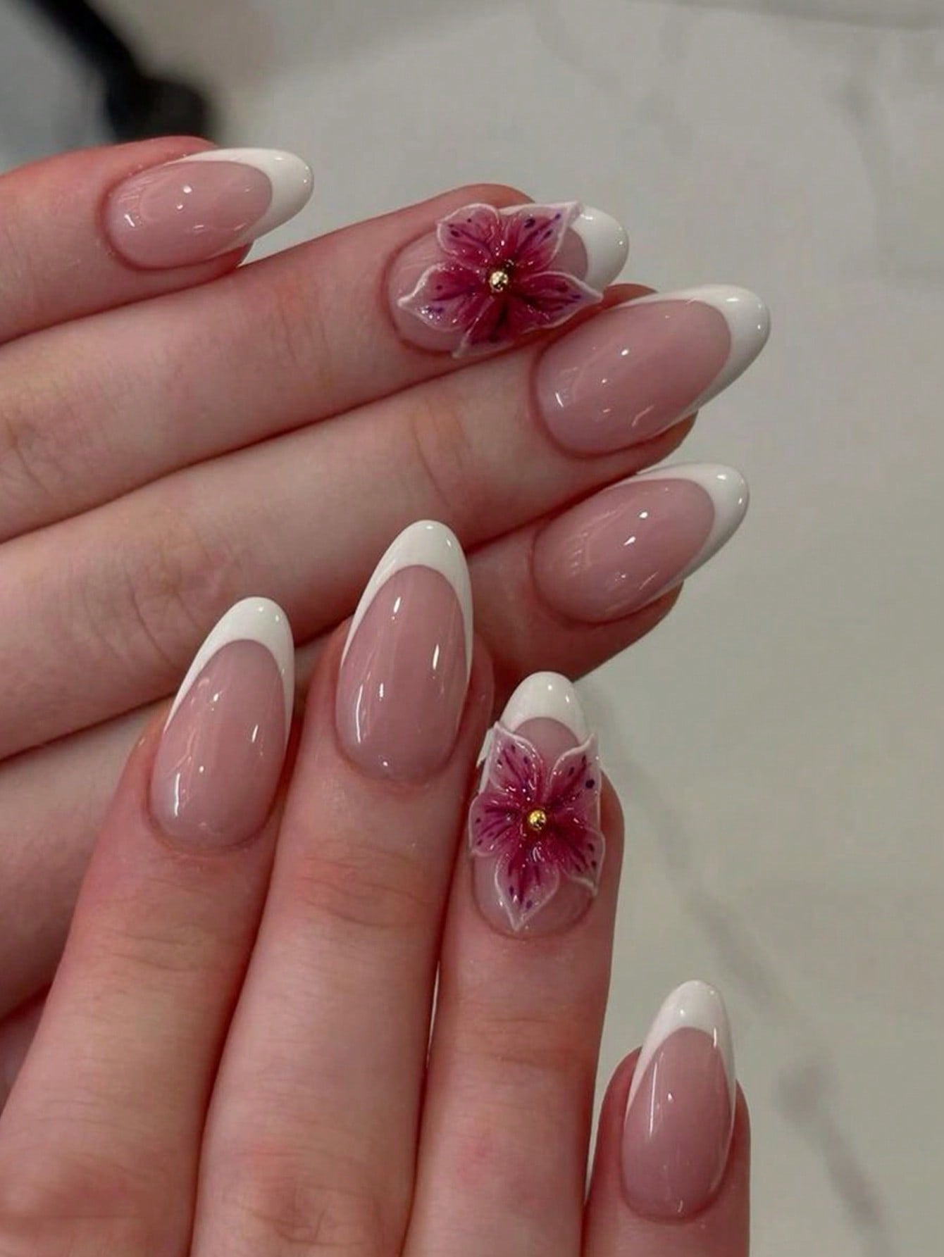 Designed Medium French Nail Set