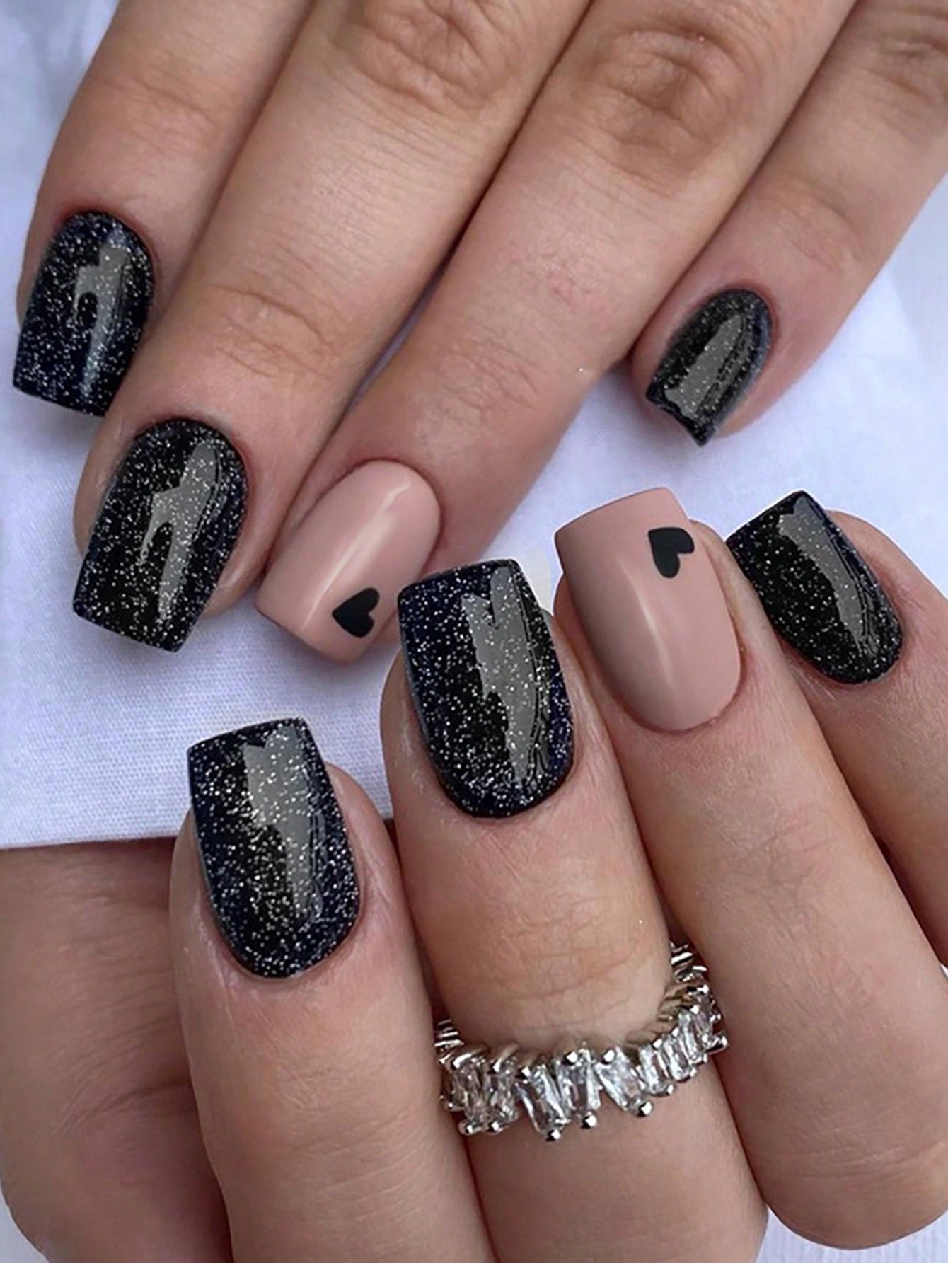 Designed Black Medium Nail Set