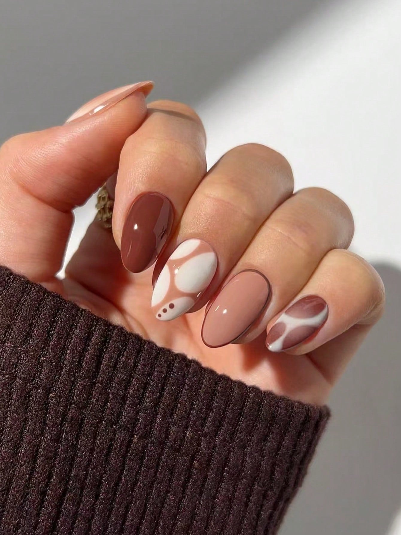 Medium Designed Nail Set