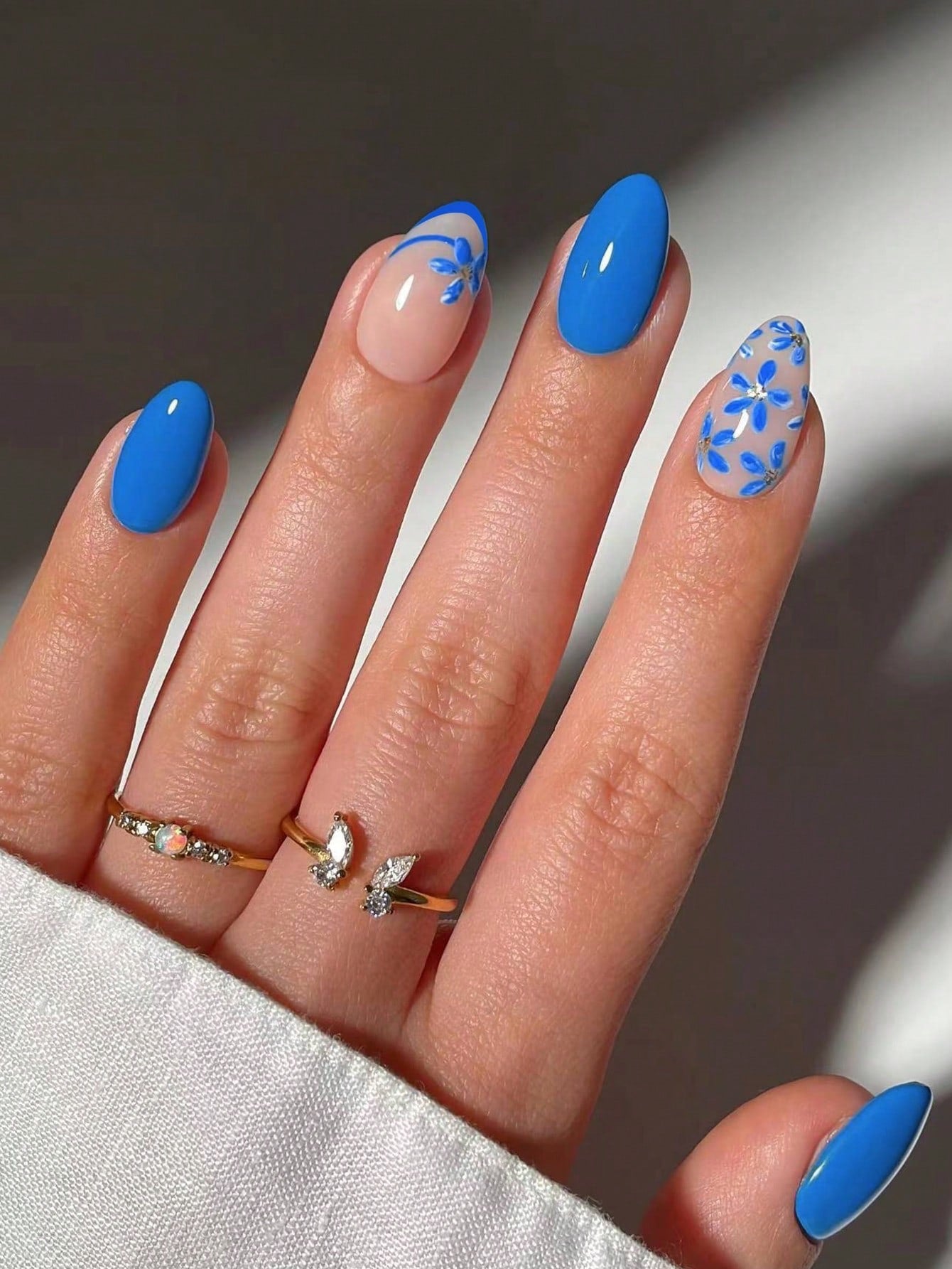 Designed Medium Blue Nail Set