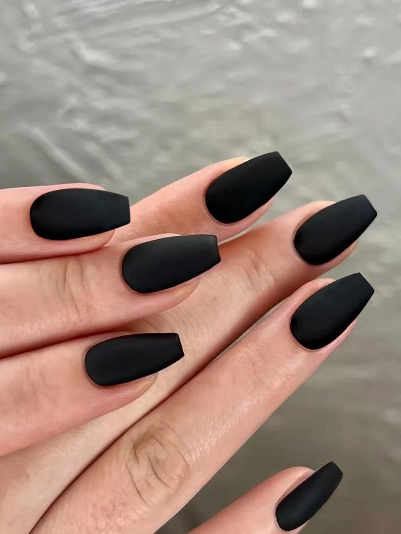 Medium Black Matte Nail Set