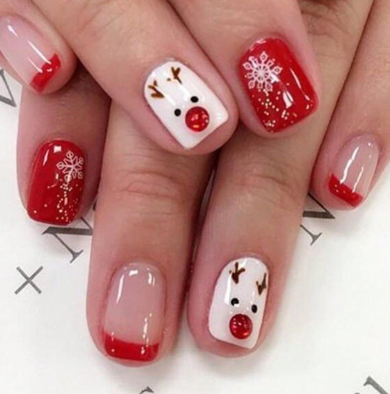 Designed Christmas Short Red Nail Set