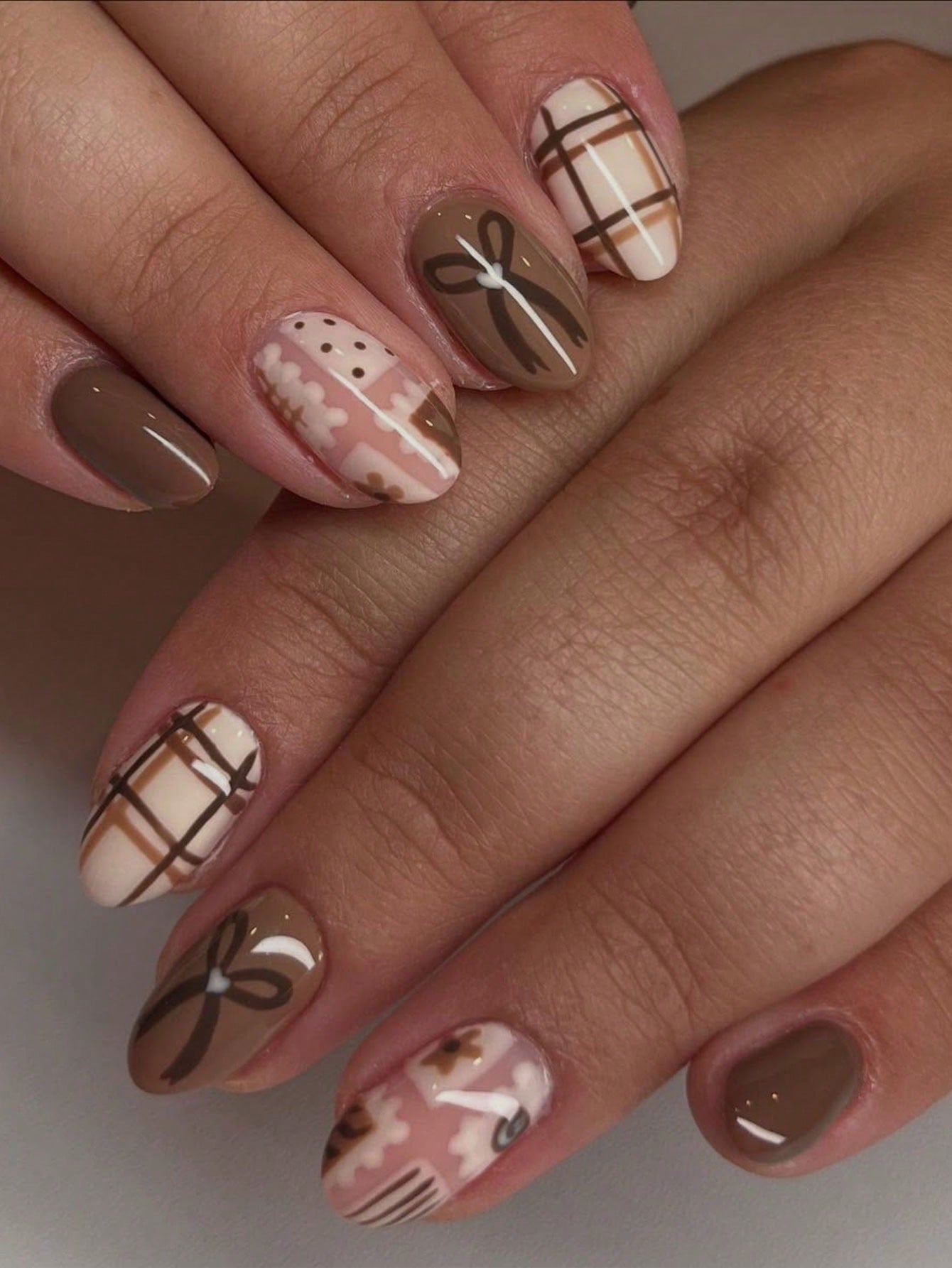 Designed Medium Nail Set