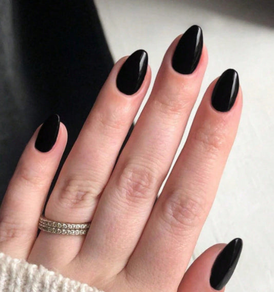 Medium Black Nail Set