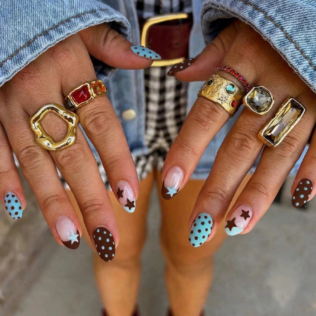 Medium Designed Brown and Aqua Nail Set