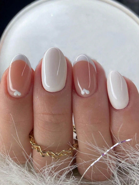 Designed Medium White Nail Set
